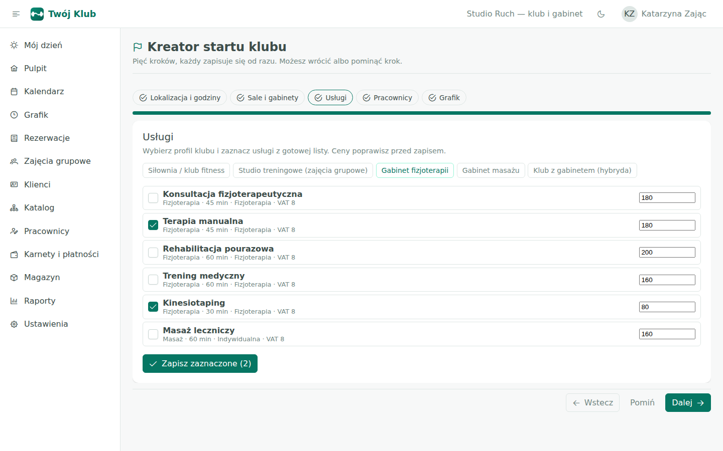 Kreator startu klubu na kroku usług: wybrany profil „Gabinet fizjoterapii” i lista propozycji usług z cenami.